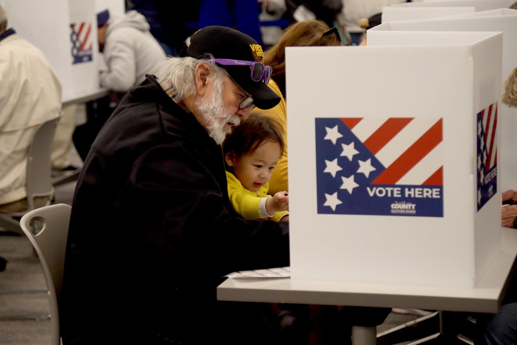 Voters flock to vote early